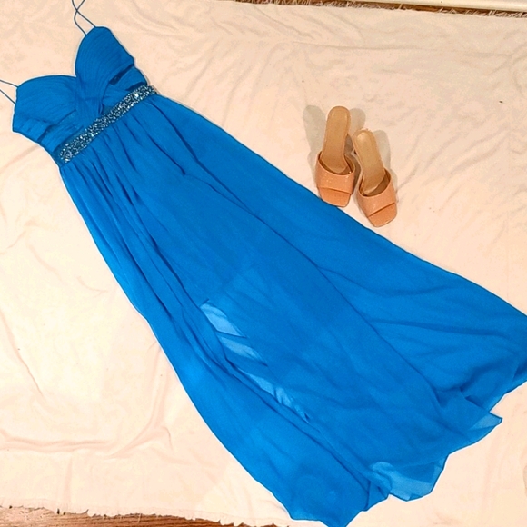 NWT Hailey Logan Gown Sz 3/4 - Picture 1 of 3